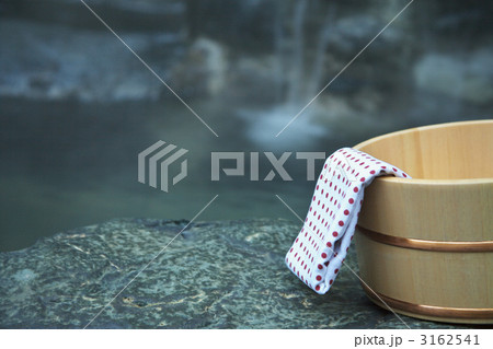 温泉と桶 温泉と桶 3162541