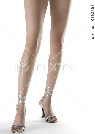女性の足 3168163