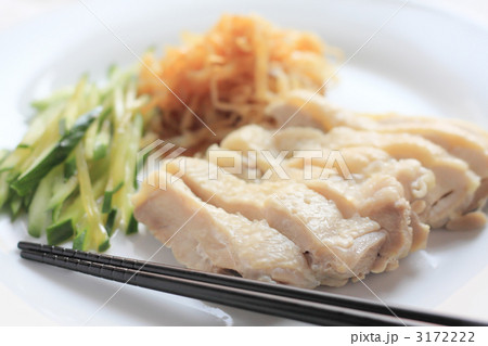 蒸し鶏の前菜と箸 蒸し鶏の前菜と箸 3172222