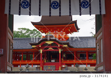 石清水八幡宮　南総門と御本殿 3174141