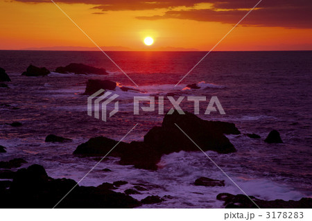 越前海岸の夕日 3178283