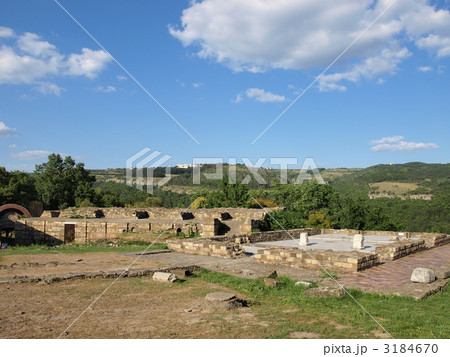 「ツァレヴェツ丘の王宮跡」(ブルガリア、ヴェリコ・タルノヴォ) 「ツァレヴェツ丘の王宮跡」(ブルガリア、ヴェリコ・タルノヴォ) 3184670