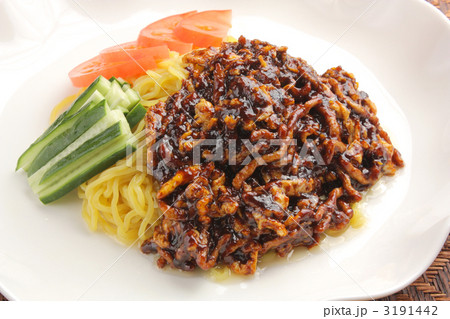 ジャージャー麺 3191442