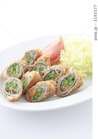 インゲン、ニンジン，紫蘇の豚肉巻きあげ 3193577