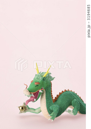 粘土で作ったドラゴンの写真素材