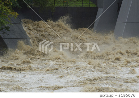 台風 台風 3195076