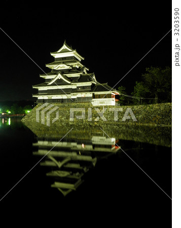 夜の松本城 3203590