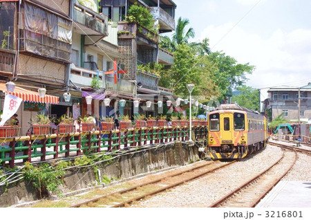 台湾の十分駅付近 3216801