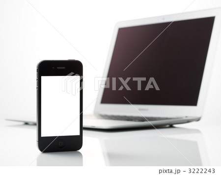 iPhoneとノートパソコン iPhoneとノートパソコン 3222243