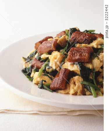 ウナギと卵とほうれん草の炒め物 3222442