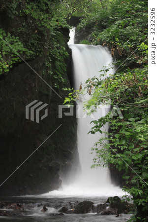 竜返しの滝のアップ 3232596