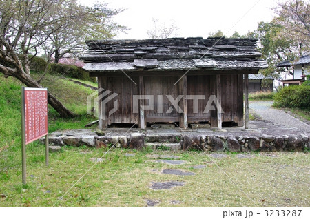 対馬の石屋根造りの家 3233287