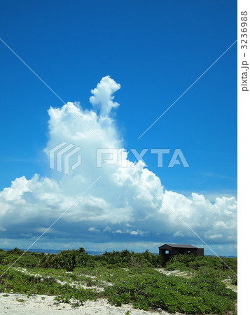 青い空と入道雲 3236988