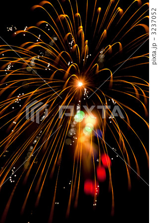 花火のアップ 3237052