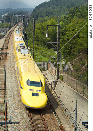 3247053