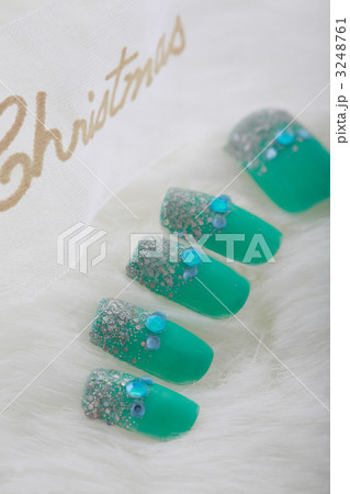 クリスマスネイルと白いファー 3248761