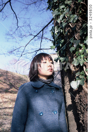 10代女子と大木 10代女子と大木 3249850