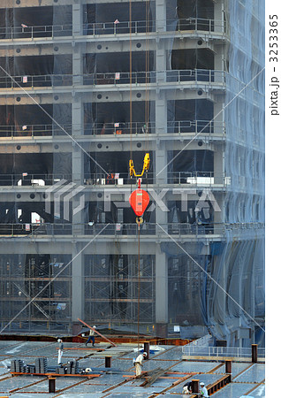 建築中の高層ビル-3 3253365