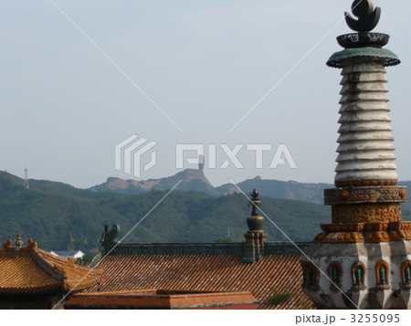 遠くに磬錘峰が 3255095