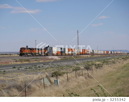 アメリカ　貨物列車 3255342