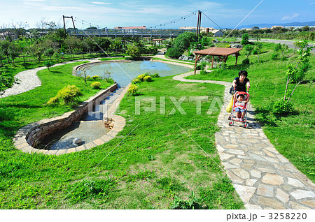 じゃぶじゃぶ池 3258220