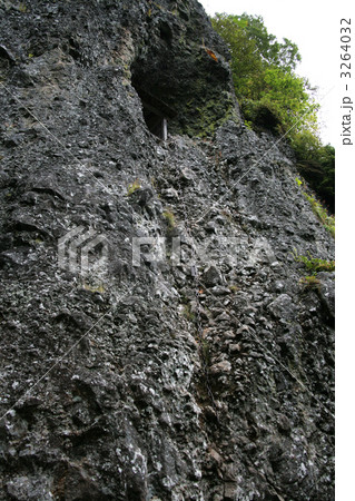 蟻の塔渡り付近の修験道の祠 蟻の塔渡り付近の修験道の祠 3264032