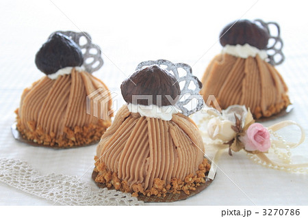 ケーキ　スイーツ　モンブラン 3270786