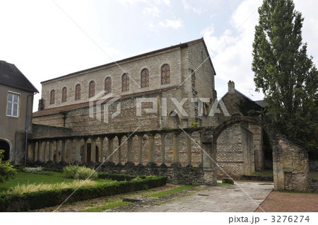 サン・ピエール・オ・ノナン教会 3276274