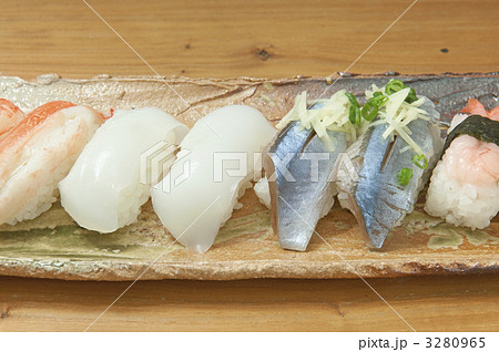おすし盛り合わせ おすし盛り合わせ 3280965