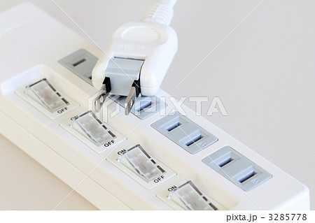 節電タップのコンセントとプラグ 3285778