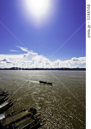 ミャンマーの大河 3288508