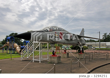 五所川原　金木散歩・芦野公園に展示保存の　T-2航空自衛隊超音速高等練習機 3294251