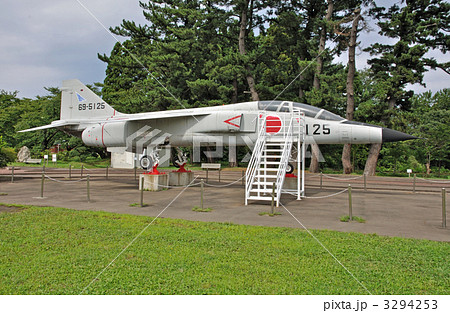 五所川原　金木散歩・芦野公園に展示保存の　T-2航空自衛隊超音速高等練習機 3294253