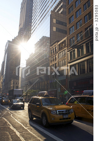 ニューヨーク RV車イエローキャブ ニューヨーク RV車イエローキャブ 3295083