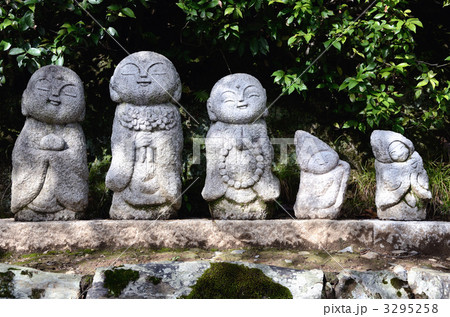 嵐山、天龍寺前のお地蔵さま 3295258