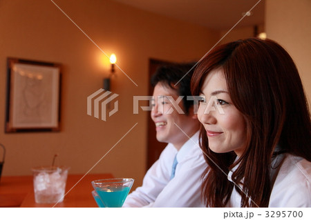 仕事帰り　（or　カップル）　バー　イメージ 3295700