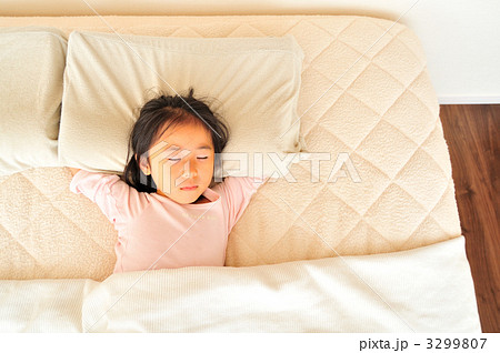 寝顔(小学生) 3299807