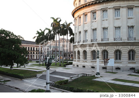 キューバ　旧国会議事堂 3300844
