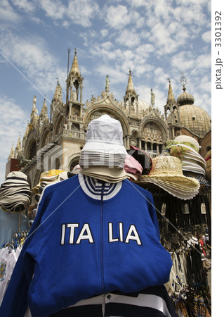Souvenir items, Italy. 3301392
