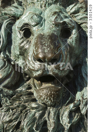 Bronze lion statue. Bronze lion statue. 3301419