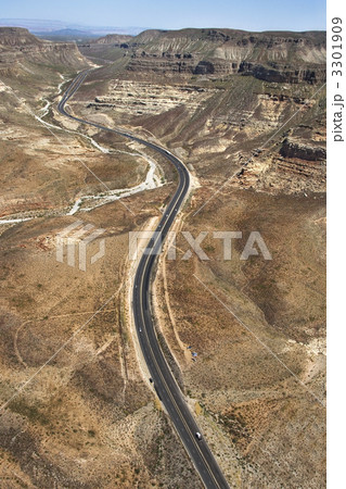 Desert scenic road. 3301909