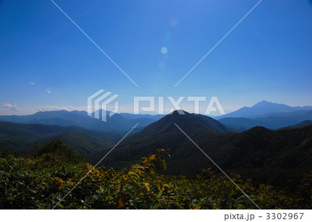 磐梯吾妻スカイラインから見る磐梯山の山並み 3302967