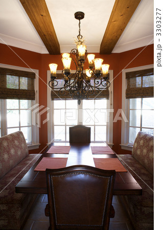Elegant dining room. 3303277