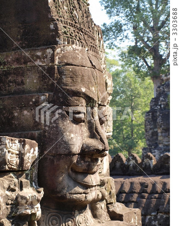 神秘的な笑顔 神秘的な笑顔 3303688