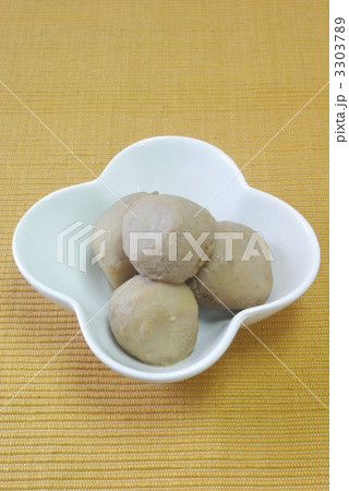小芋の煮物 小芋の煮物 3303789