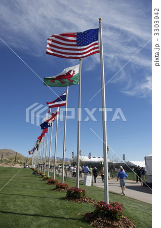 風にはためく、いろいろな国旗 風にはためく、いろいろな国旗 3303942