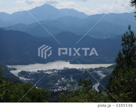 小仏峠から見る相模湖全景　横 3305536