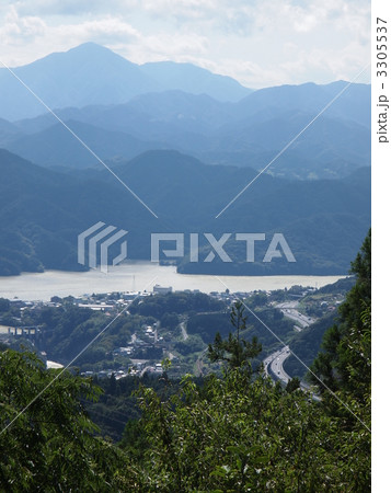 小仏峠から見る相模湖全景　縦 3305537