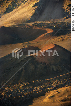 Dormant volcano crater, Maui. 3310749