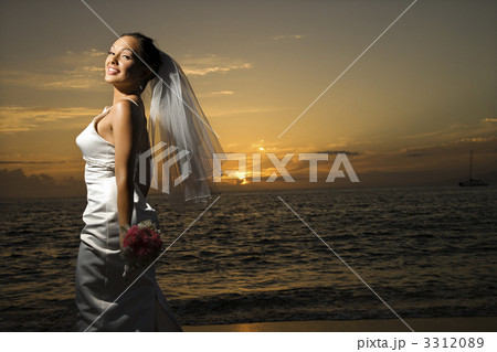 Bride on beach. 3312089